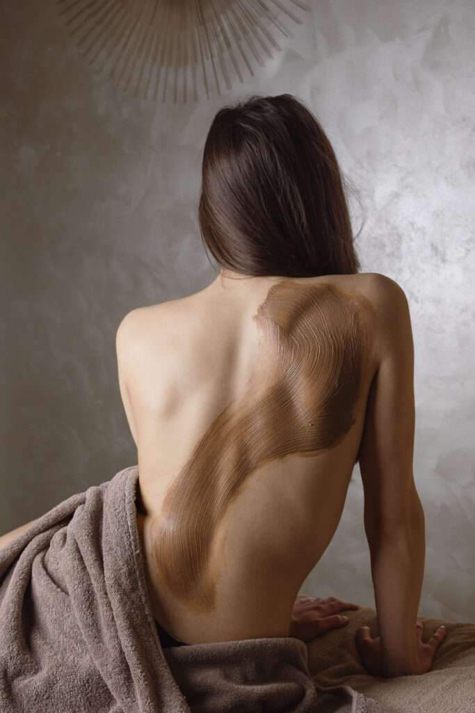 Schiena femminile pronta per un trattamento corpo, spa Elvy Milano